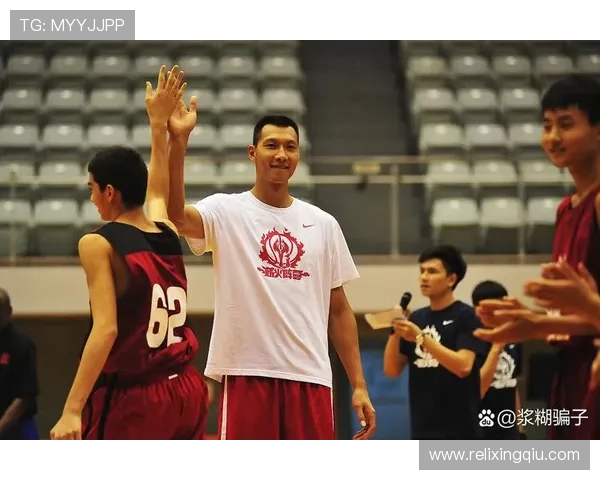 易建联:从篮球场上的传奇到生活中的榜样,探索他的奋斗与坚持之路 易建联:从篮球场上的传奇到生活中的榜样,探索他的奋斗与坚持之路