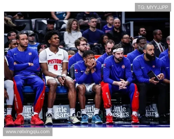活塞创下28连败历史新纪录主帅辞职球员泪洒更衣室情景感人至深