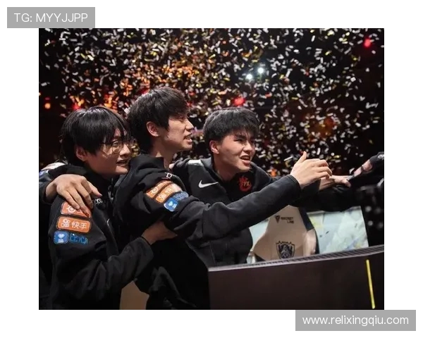 FPX战队在Major赛积分榜上以95分稳居第一,争夺冠军之路愈发明朗 FPX战队在Major赛积分榜上以95分稳居第一,争夺冠军之路愈发明朗